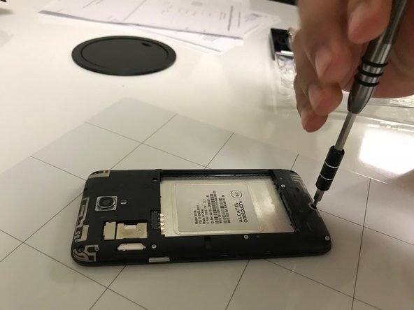 Alcatel OneTouch Elevate Rear Camera Replacement, Motherboard: crwdns2935265:03crwdnd2935265:02crwdnd2935265:03crwdne2935265:0