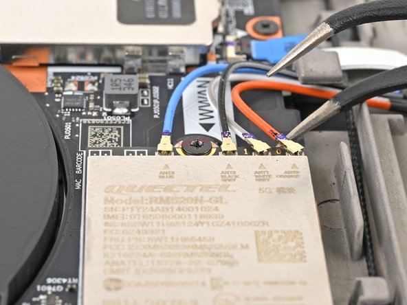 Lenovo ThinkPad T16 Gen 3 Speakers Replacement, Disconnect the antennas: stap 0, afbeelding 2 van 3