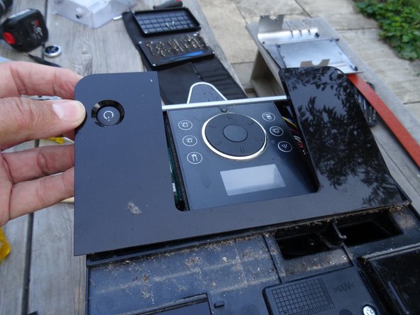 Check the Jura ENA micro 9 brew assembly: crwdns2935265:04crwdnd2935265:02crwdnd2935265:02crwdne2935265:0