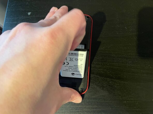 Doro 1881 Teardown, Remove the battery: crwdns2935265:02crwdnd2935265:03crwdnd2935265:03crwdne2935265:0