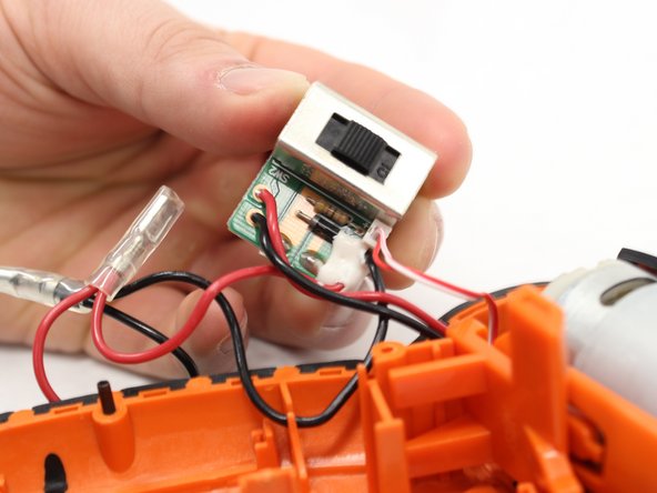 Black and Decker LI4000 Trigger/Switch Board Replacement: crwdns2935265:09crwdnd2935265:02crwdnd2935265:02crwdne2935265:0