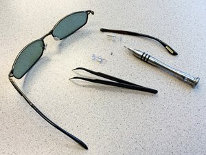 Burberry glasses shop arm replacement