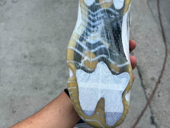 How to Restore Icy Soles on Jordan 11's: crwdns2935265:08crwdnd2935265:02crwdnd2935265:02crwdne2935265:0