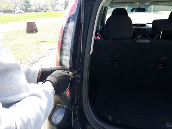 2014-Present Kia Soul Brake Light Replacement: crwdns2935265:08crwdnd2935265:03crwdnd2935265:03crwdne2935265:0