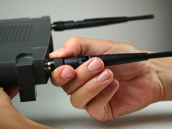 Linksys WRT54G Motherboard Replacement: crwdns2935265:03crwdnd2935265:01crwdnd2935265:03crwdne2935265:0