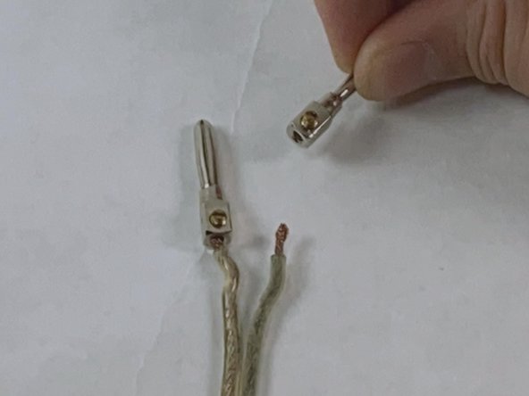 How to Repair a Break in the Wire of a Foil/Sabre Fencing Body Cord: Schritt 8, Bild 2 von 3