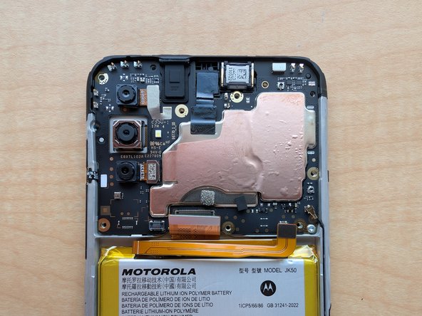Motorola Moto G Play (2023) Teardown, Disconnect the antenna from the motherboard: crwdns2935265:07crwdnd2935265:02crwdnd2935265:02crwdne2935265:0