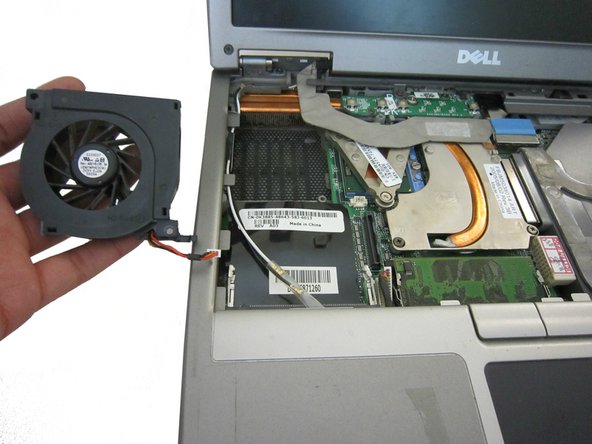 Dell Latitude D610 Fan Replacement: crwdns2935265:011crwdnd2935265:03crwdnd2935265:03crwdne2935265:0