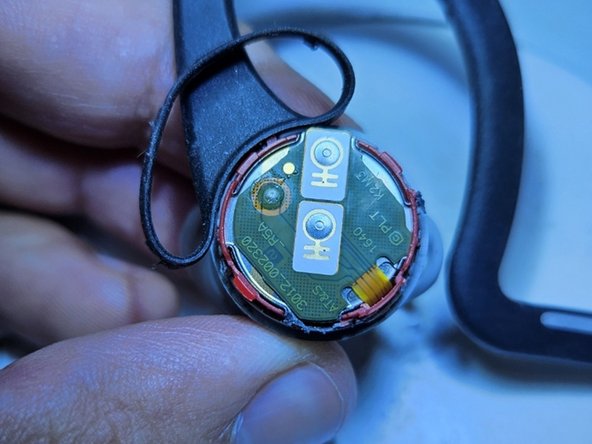 Plantronics Backbeat Fit Battery Replacement, Button Cover Plate Removal: crwdns2935265:03crwdnd2935265:02crwdnd2935265:02crwdne2935265:0