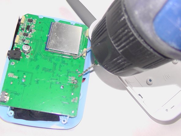 Infant Optics DXR-5 Mother Board Replacement: crwdns2935265:08crwdnd2935265:02crwdnd2935265:02crwdne2935265:0