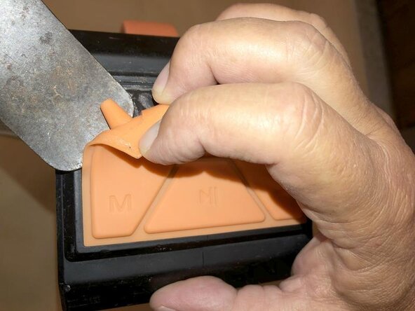 Bugani M83 wireless speaker Battery Replacement: adım 12, 3 resimden 1.