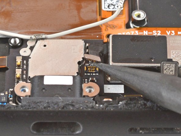 Google Pixel 4 Screen Replacement, Disconnect the vibration motor: crwdns2935265:044crwdnd2935265:02crwdnd2935265:02crwdne2935265:0