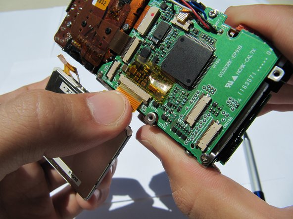 Kodak EasyShare LS743 Microphone Replacement, Removing LCD: crwdns2935265:014crwdnd2935265:02crwdnd2935265:03crwdne2935265:0