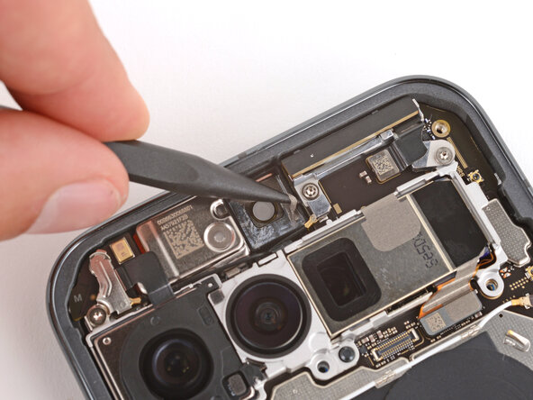 Google Pixel 10 Pro XL Front Camera Replacement, Remove the old front camera adhesive: 23 단계, 이미지 2개 중 1개