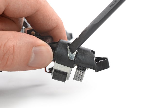 Google Stadia Controller Vibration Motors Replacement, Free the left vibration motor: passo 32, imagem 2 %32