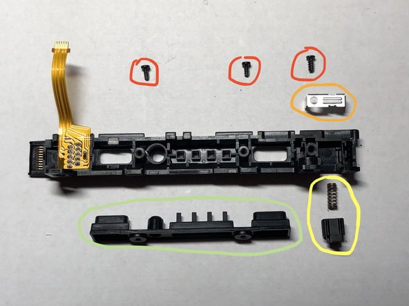 Right Controller, Disassemble Rail: crwdns2935265:05crwdnd2935265:02crwdnd2935265:02crwdne2935265:0