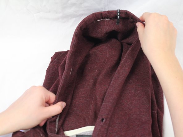 How To Re-String A Hoodie: crwdns2935265:05crwdnd2935265:02crwdnd2935265:02crwdne2935265:0