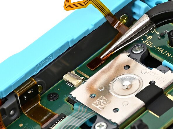 Joy-Con 2 (Left) Joystick Replacement, Remove the trigger board: crwdns2935265:023crwdnd2935265:02crwdnd2935265:02crwdne2935265:0