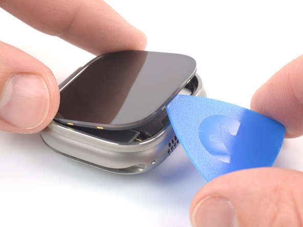 Apple Watch Ultra Battery Replacement, Lift the screen: crwdns2935265:012crwdnd2935265:02crwdnd2935265:02crwdne2935265:0