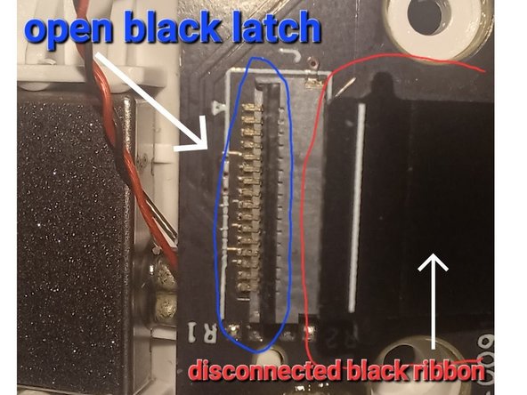 Oculus Quest 2 Controller Disassembly, Disconnect The Ribbon from Main Circuit Board: stap 0, afbeelding 3 van 3