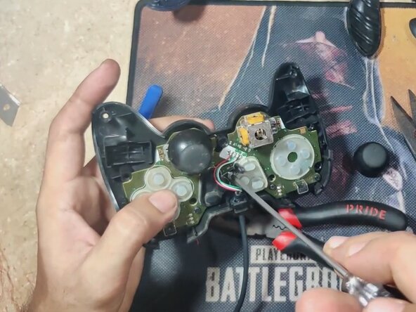 Logitech Gamepad F310 Cable Replacement: crwdns2935265:06crwdnd2935265:02crwdnd2935265:03crwdne2935265:0