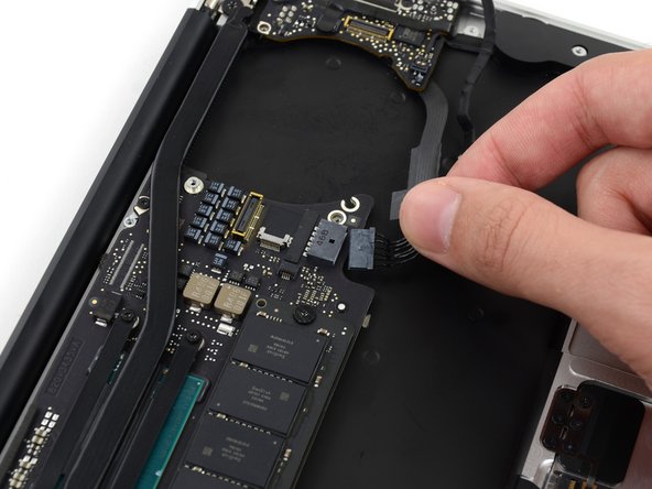 MacBook Air 11" Early 2014 I/O Board Replacement, I/O Board: crwdns2935265:013crwdnd2935265:02crwdnd2935265:02crwdne2935265:0