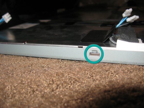 Removing CCFL from iMac 20in LCD CCFL assembly: crwdns2935265:014crwdnd2935265:02crwdnd2935265:03crwdne2935265:0