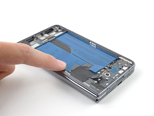 How to Apply New Flip Battery Adhesive in Your Google Pixel Fold: crwdns2935265:05crwdnd2935265:03crwdnd2935265:03crwdne2935265:0