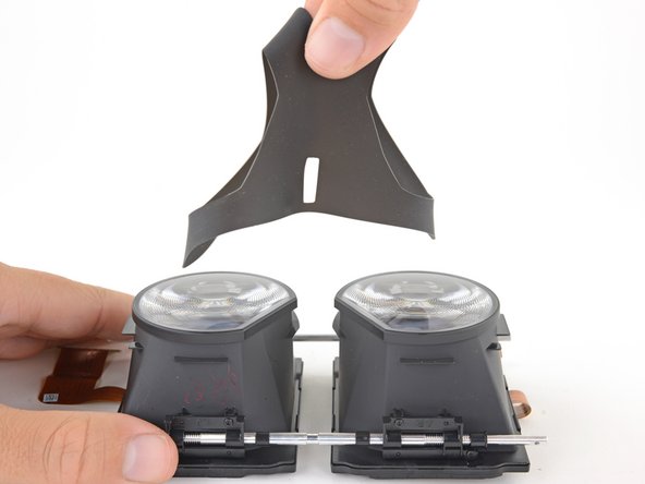 HTC Vive Cosmos Lens and LCD Frame Replacement, Remove the lens gasket: crwdns2935265:025crwdnd2935265:03crwdnd2935265:03crwdne2935265:0