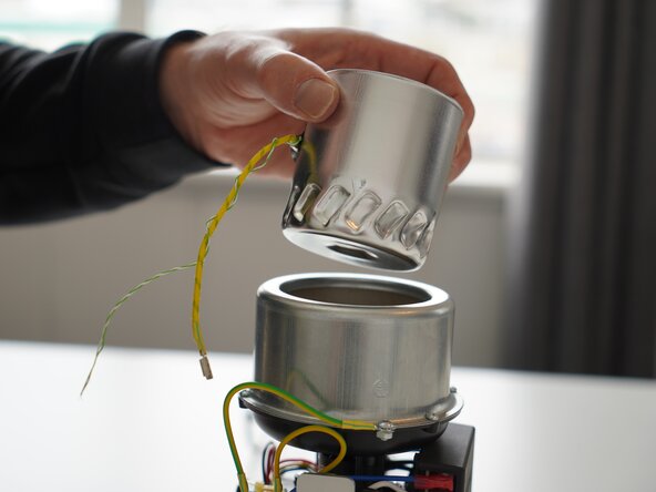 Kaffelogic Nano 7/LINK (D-P Serial) Stack Replacement, Pull away the roast chamber: crwdns2935265:08crwdnd2935265:01crwdnd2935265:01crwdne2935265:0