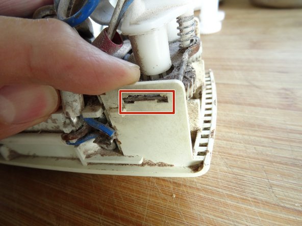 Replace Bosch MFQ1308 spur gear: step 5, image 1 of 3