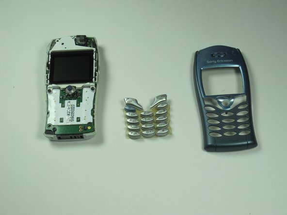 Disassembling Sony Ericsson T68i: crwdns2935265:05crwdnd2935265:02crwdnd2935265:02crwdne2935265:0