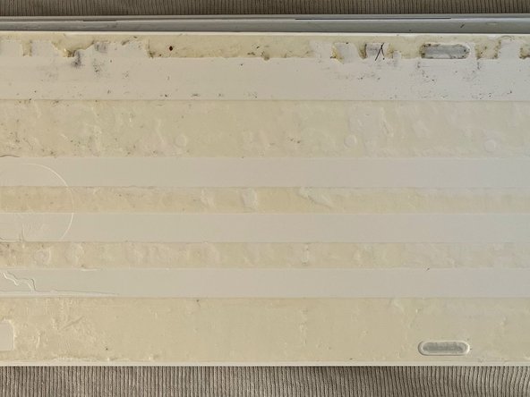 Apple Magic Keyboard Disassembly: 2 단계, 이미지 2개 중 2개