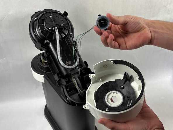 Nespresso Vertuo Next Power Button Replacement: crwdns2935265:03crwdnd2935265:02crwdnd2935265:02crwdne2935265:0