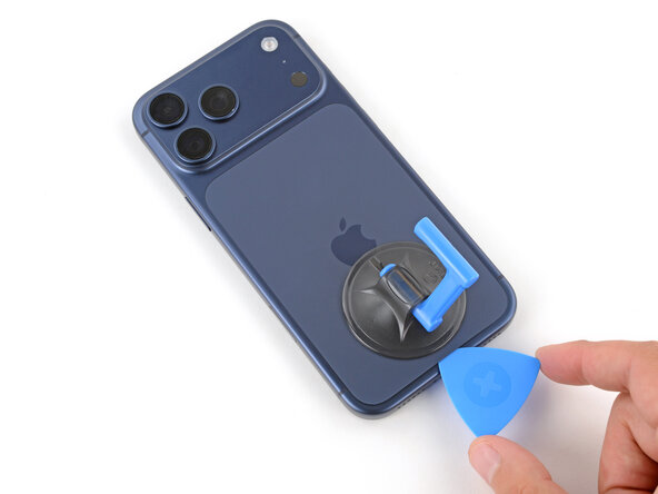 iPhone 17 Pro Back Glass Replacement, Separate the adhesive: crwdns2935265:07crwdnd2935265:01crwdnd2935265:03crwdne2935265:0