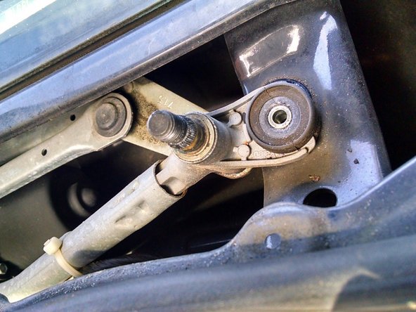 2006-2008 Isuzu i-Series Wiper Motor Replacement: crwdns2935265:06crwdnd2935265:03crwdnd2935265:03crwdne2935265:0