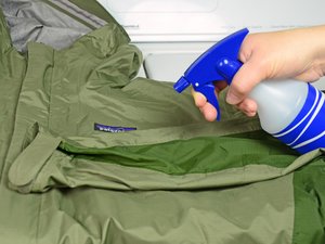 SOLVED: My down jacket is leaking feathers! How can I patch the hole? -  Patagonia Down Jacket - iFixit