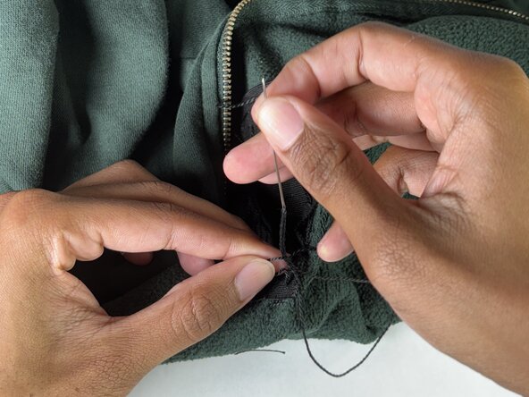 How to Mend a Tear Using Sashiko Stitching: étape 23, image 2 de 2