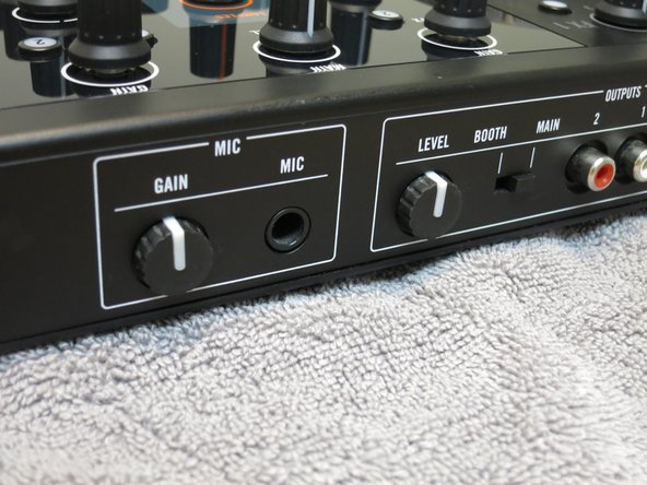 Native Instruments Traktor Kontrol S2 MK1: Disassembly and Jog Wheel Replacement: crwdns2935265:024crwdnd2935265:02crwdnd2935265:02crwdne2935265:0