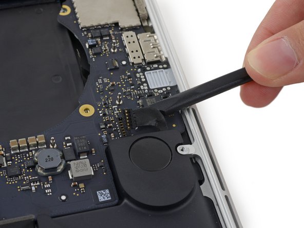 MacBook Pro 15" Retina Display Mid 2015 Left Speaker Replacement: crwdns2935265:032crwdnd2935265:02crwdnd2935265:03crwdne2935265:0