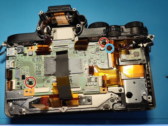 Sony A7 II Top Flex Cable replacement, Removing the motherboard: crwdns2935265:020crwdnd2935265:01crwdnd2935265:03crwdne2935265:0
