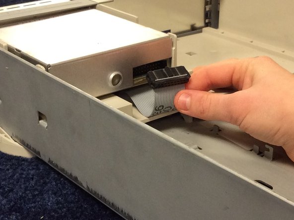 Macintosh Quadra 610 Teardown, Floppy Drive: crwdns2935265:014crwdnd2935265:02crwdnd2935265:02crwdne2935265:0