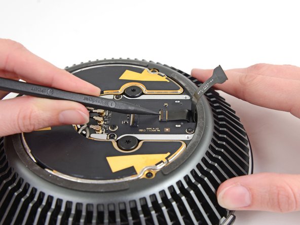 Mac Pro Late 2013 AirPort Antenna Array Replacement: crwdns2935265:013crwdnd2935265:02crwdnd2935265:03crwdne2935265:0