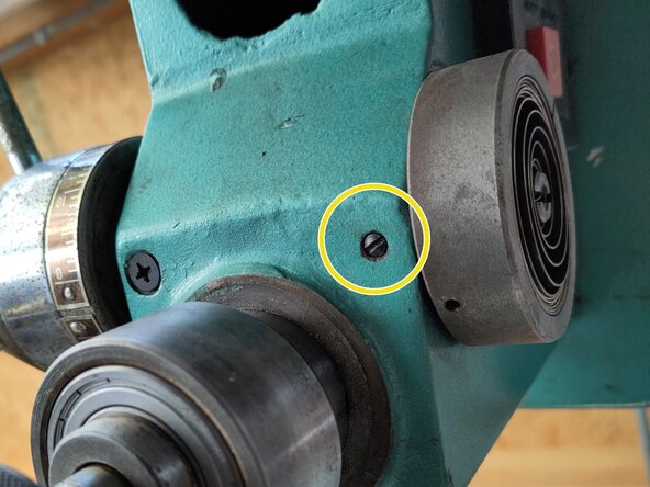 Kinzo 8E116 Spindle Bearing Replacement, prepare to remove the quill: crwdns2935265:01crwdnd2935265:03crwdnd2935265:03crwdne2935265:0