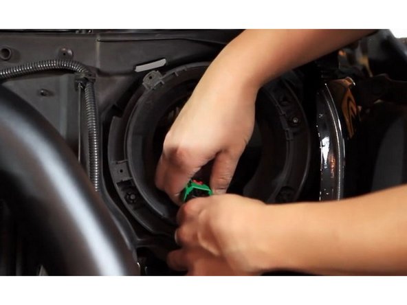 How to Install a LED Headlights on Jeep Wrangler: crwdns2935265:04crwdnd2935265:03crwdnd2935265:03crwdne2935265:0