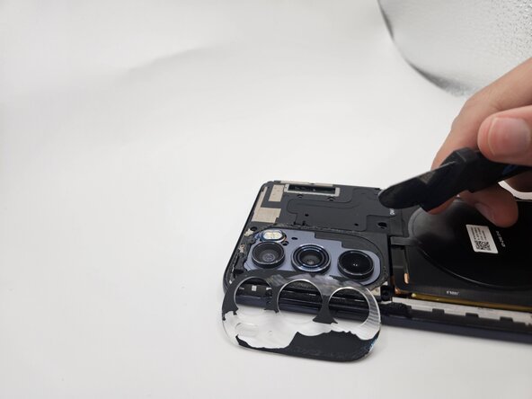 Motorola Edge Plus 2022 Display Assembly Replacement: 步骤 5 中的图像 2，2