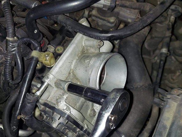 2005 Mazda 6 Electronic Throttle Body Replacement: crwdns2935265:07crwdnd2935265:02crwdnd2935265:03crwdne2935265:0