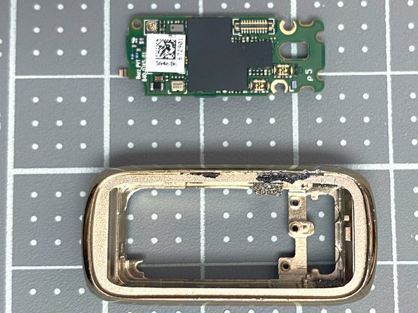 Fitbit Luxe Teardown, PCB Removal: crwdns2935265:09crwdnd2935265:03crwdnd2935265:03crwdne2935265:0