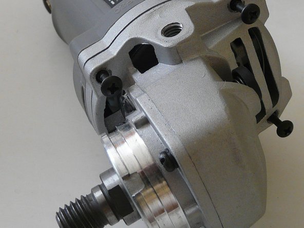 Disassembling Bauker PGA115G1.2 Angle grinder, Remove the front section: crwdns2935265:010crwdnd2935265:02crwdnd2935265:03crwdne2935265:0