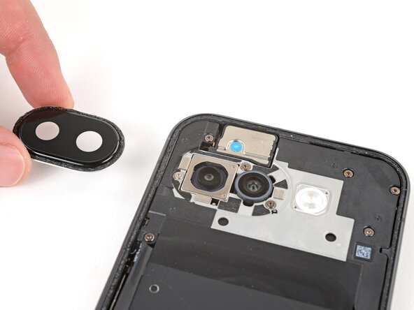 Google Pixel 9a Logic Board Replacement, Remove the camera bezel: passo 11, immagine 3 di 3